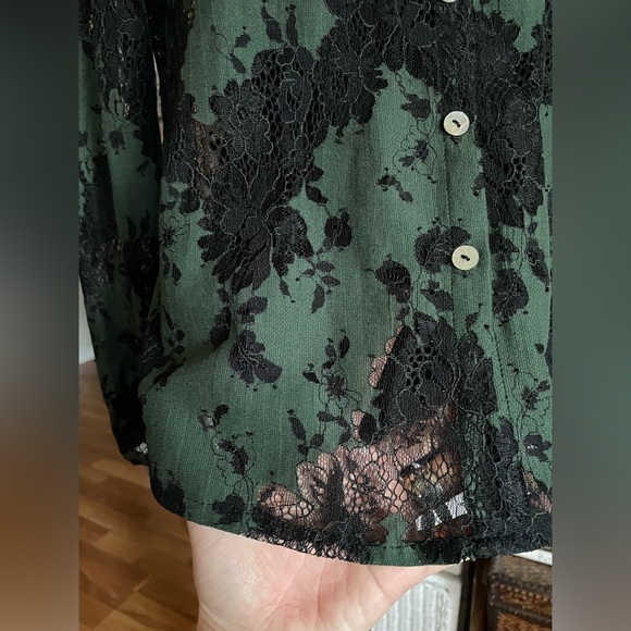 5 for $35 Acos&a green lace top - Picture 5 of 8